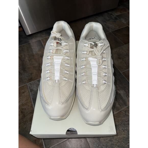 Size 13 - Undefeated x Nike Air Max 95 Sail main image 4